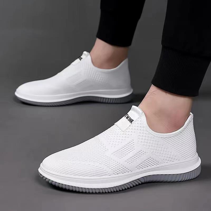 Solid color breathable soft sole sports shoes