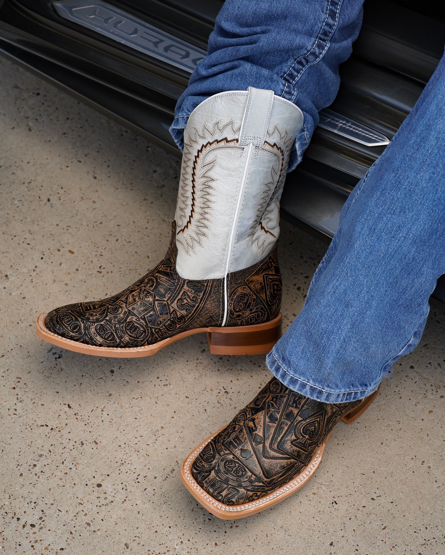 Flush carved high cowboy boots