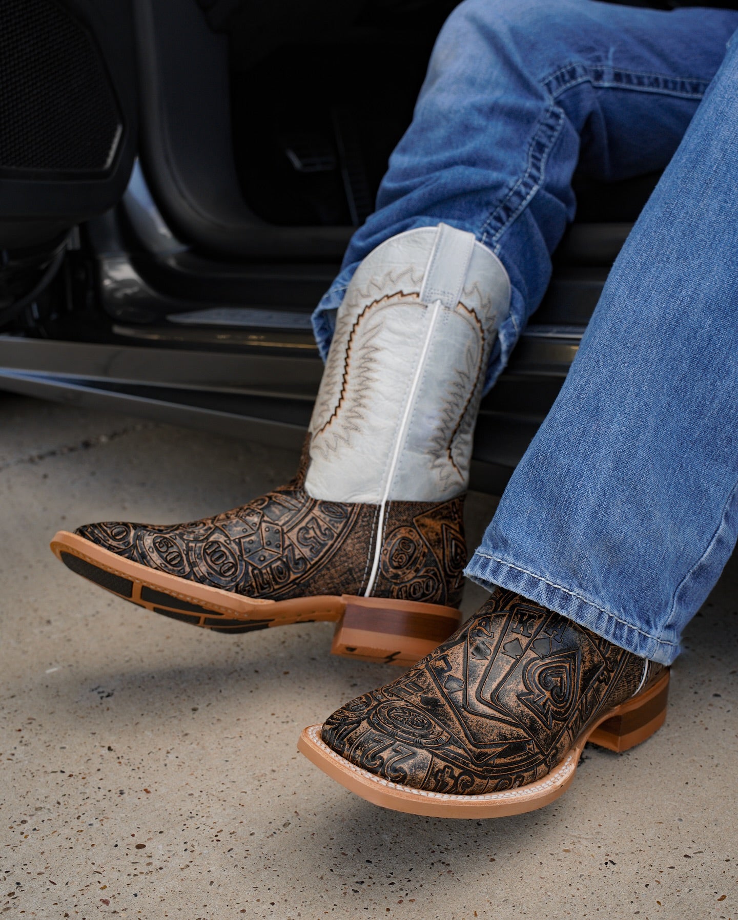 Flush carved high cowboy boots