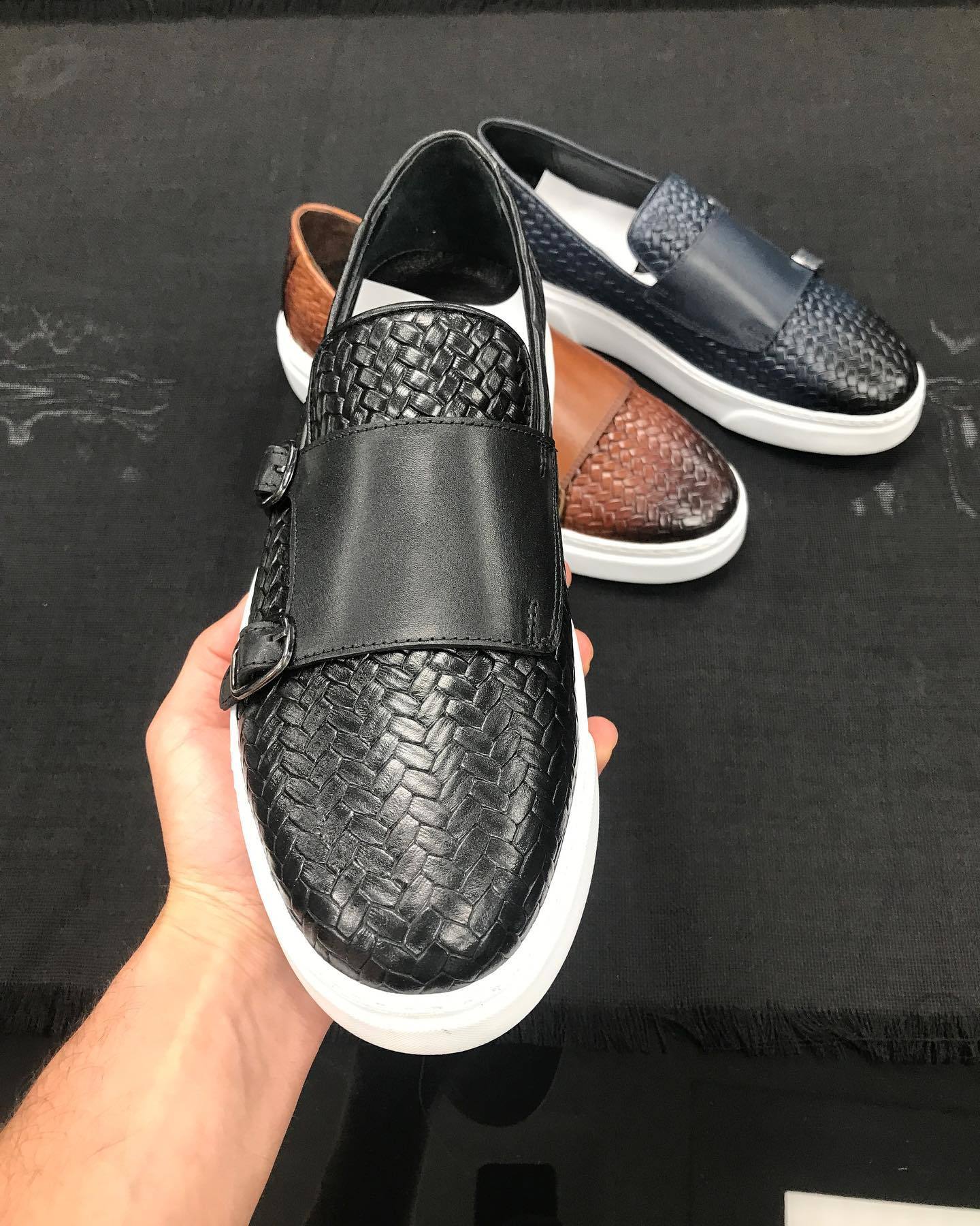 Black warrior mesh metamorphic double buckle sneakers