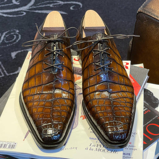 Textured brown Italian gentleman's leather shoes