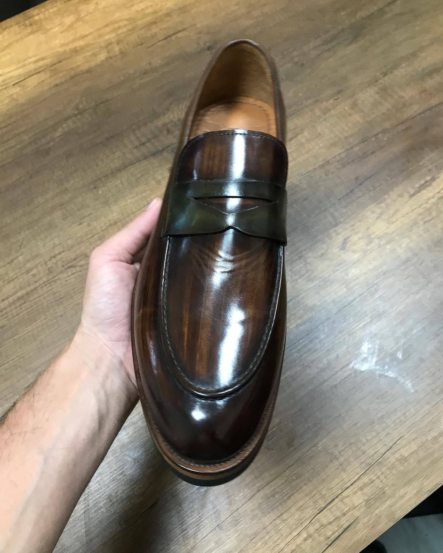 Brown gentleman's leather shoes