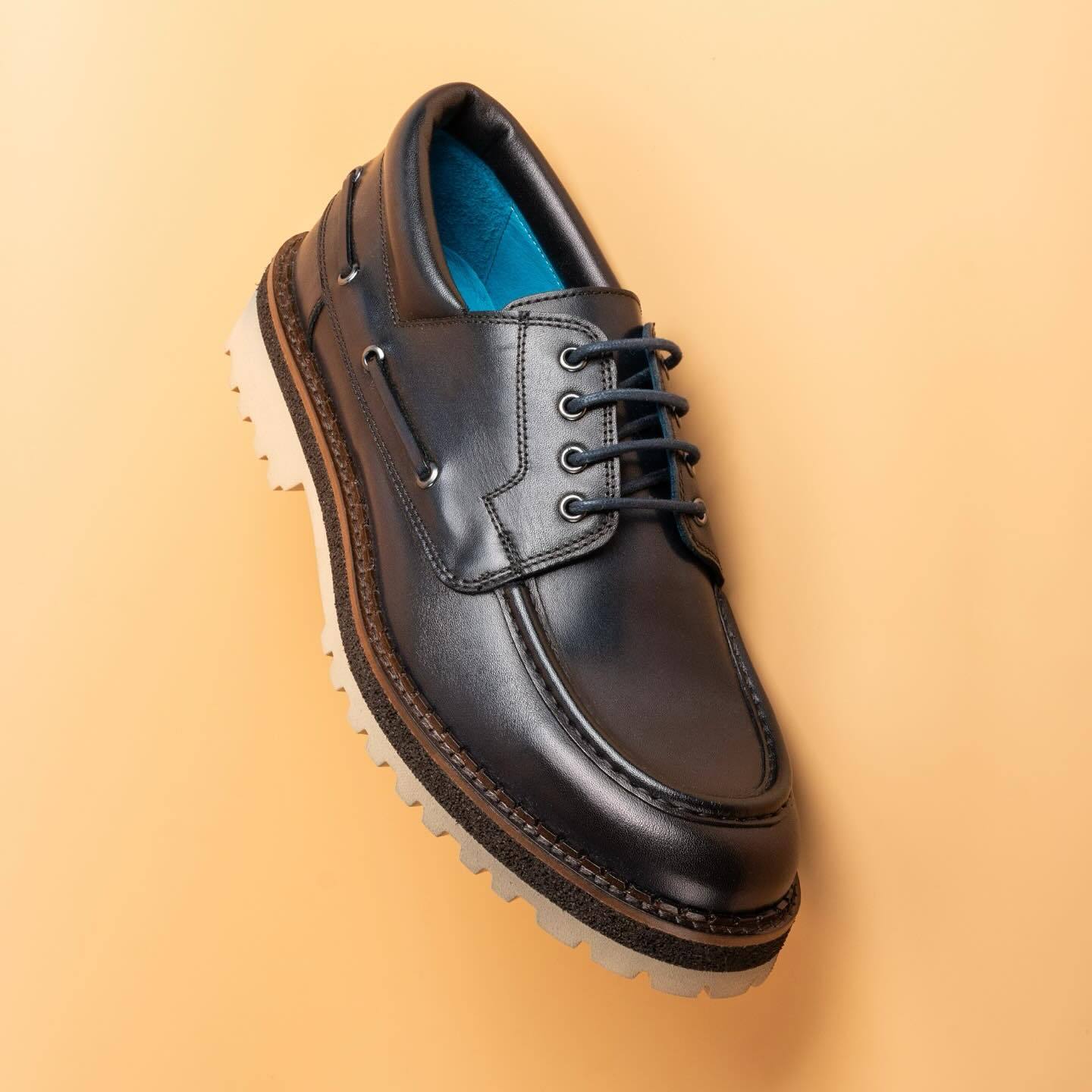 Dark blue Italian leather sports shoes