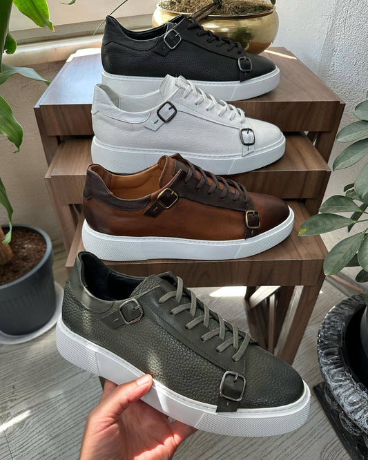 Buckle-free lace-up sneakers