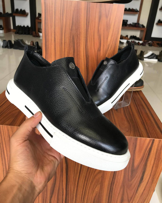 Black casual leather sneakers