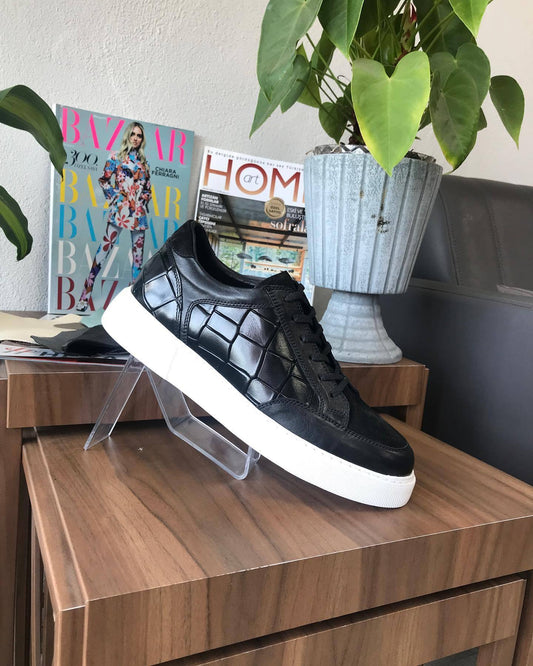 Pure black mesh texture sports and casual leather shoes