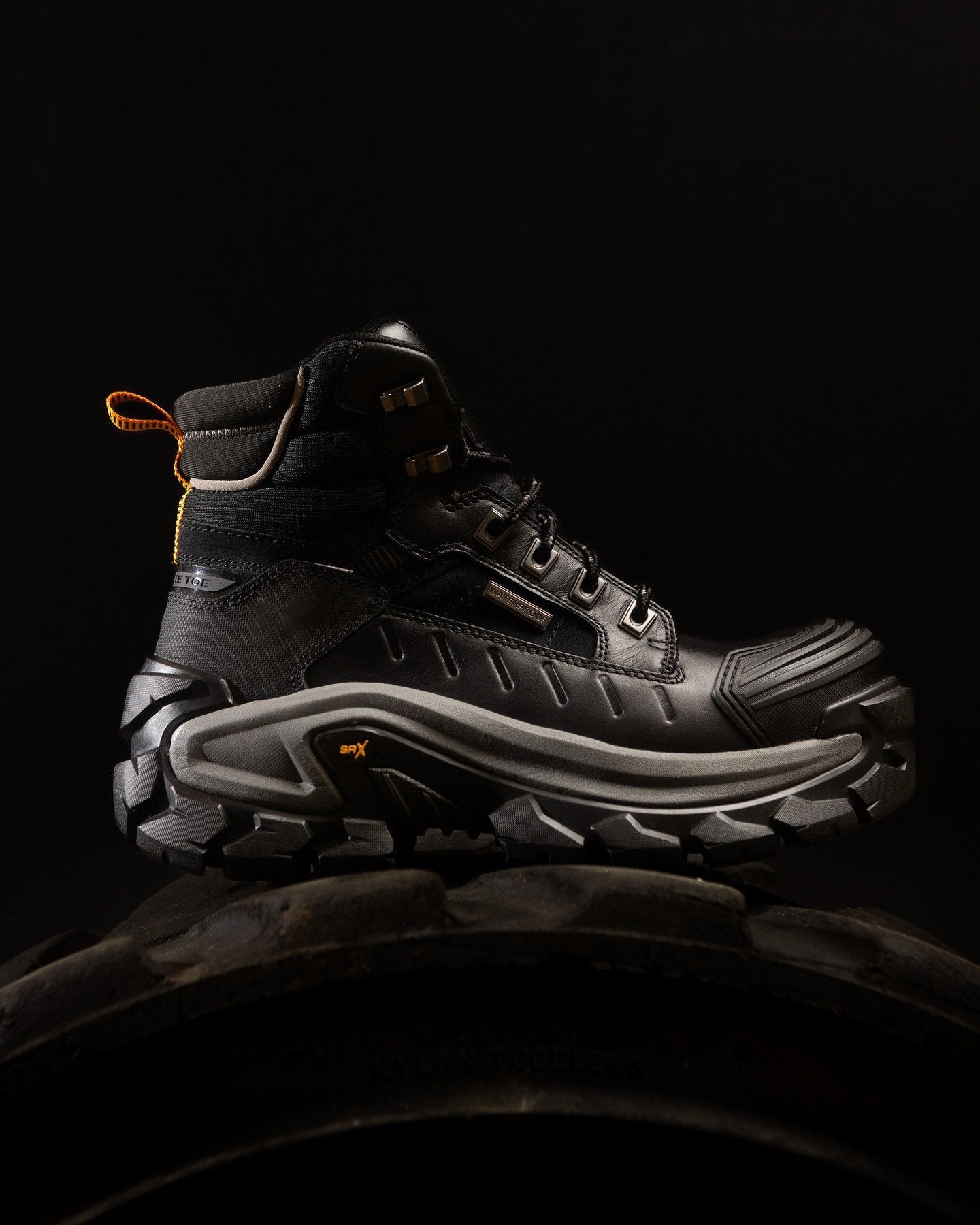 Black thick sole work safety shoes