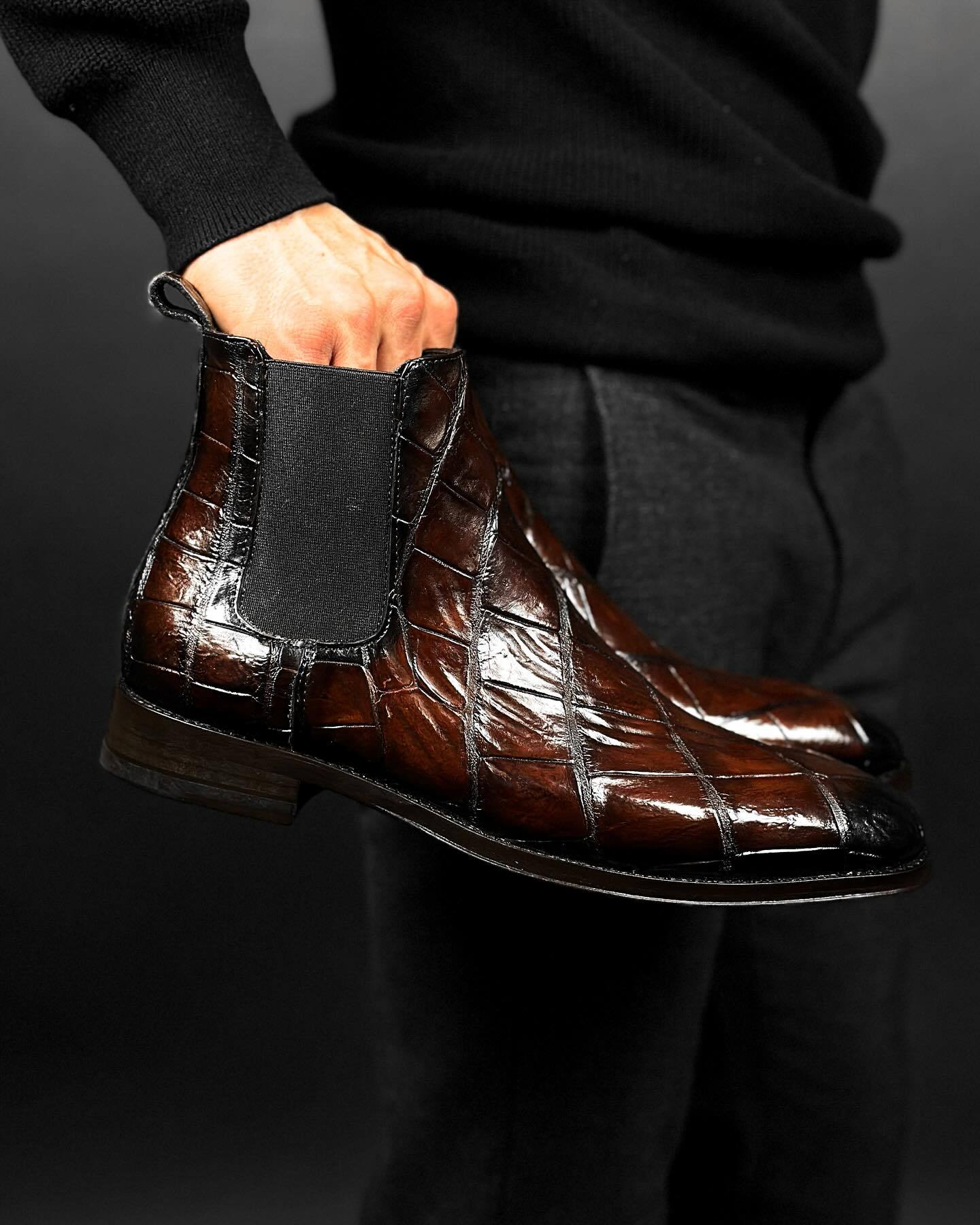 Dark brown gradient textured leather boots