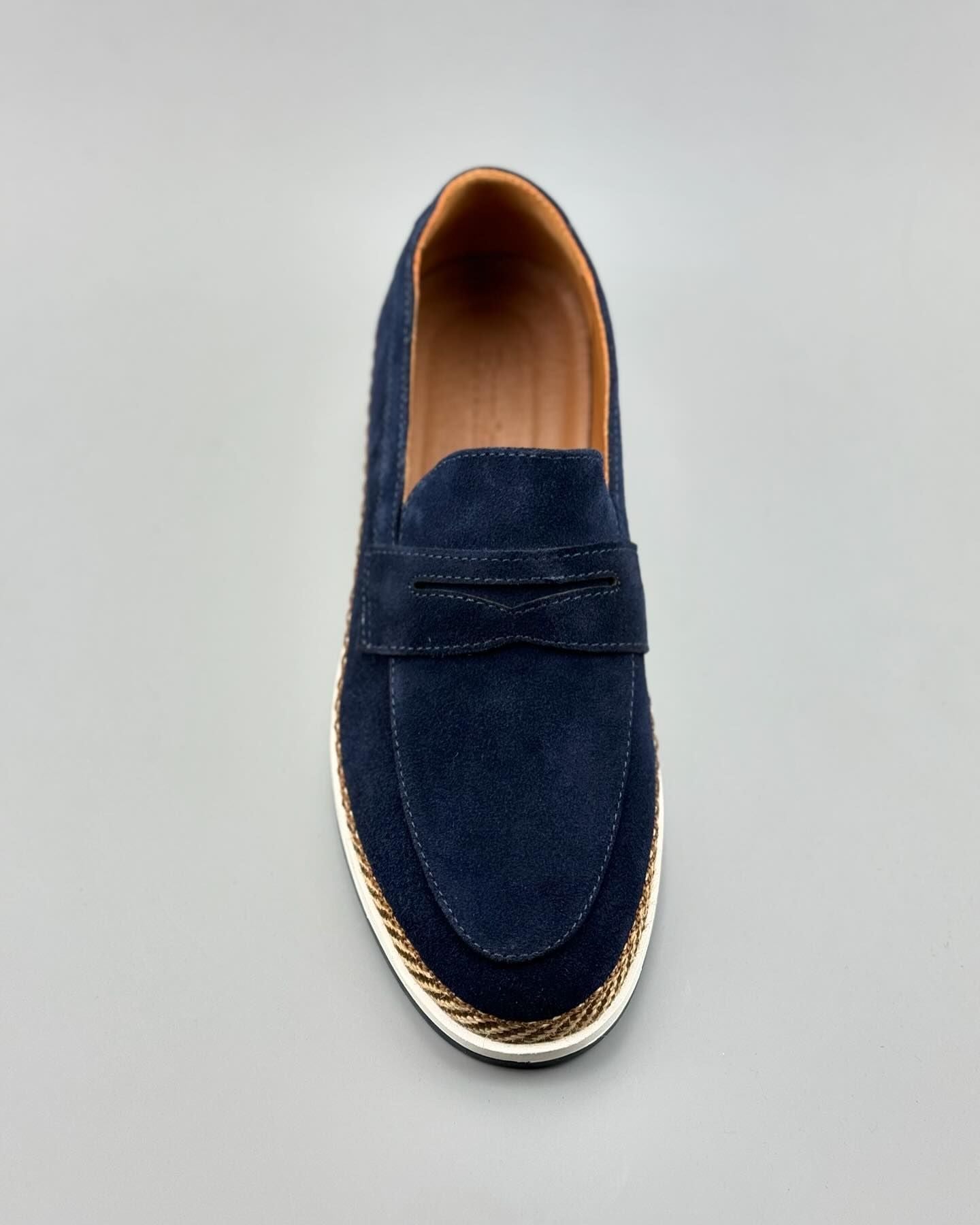 Dark blue canvas casual shoes