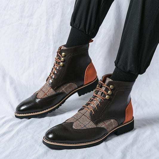 High end pointed Brock carved double fighting color British casual leather boots