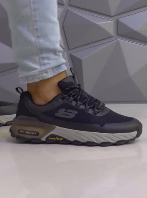 Soft-soled air-cushioned casual sports shoes