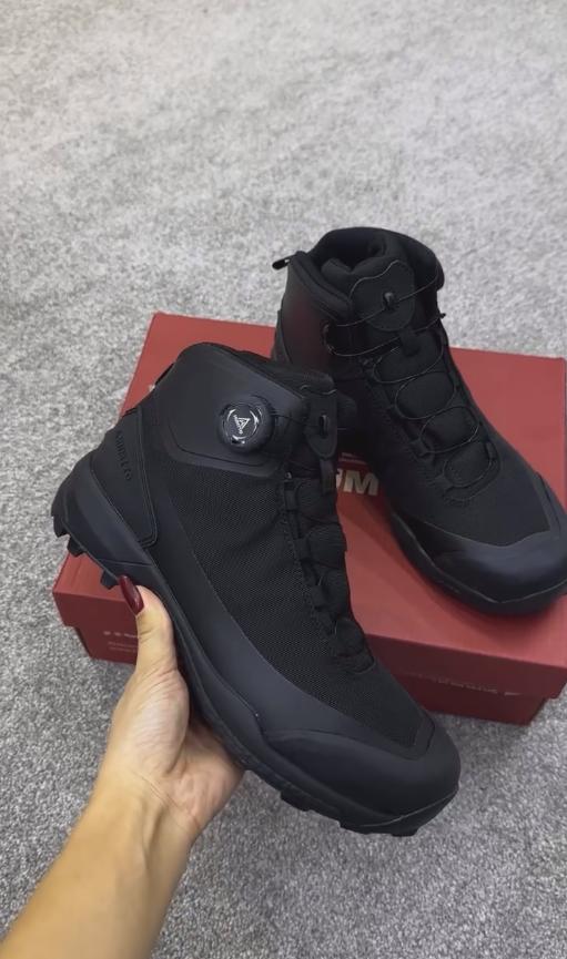Knob Breathable High Top Sneakers