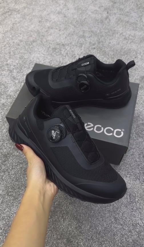 Knob black casual sneakers