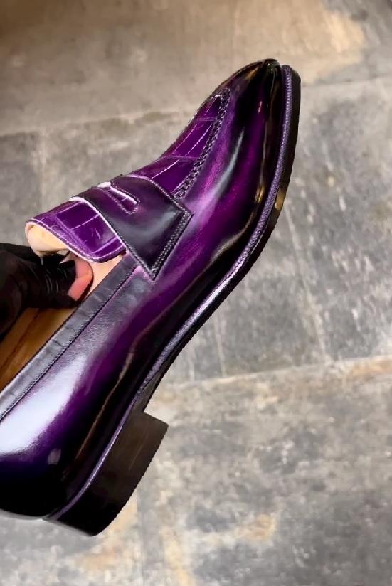 Purple textured gentleman Italian leather shoes