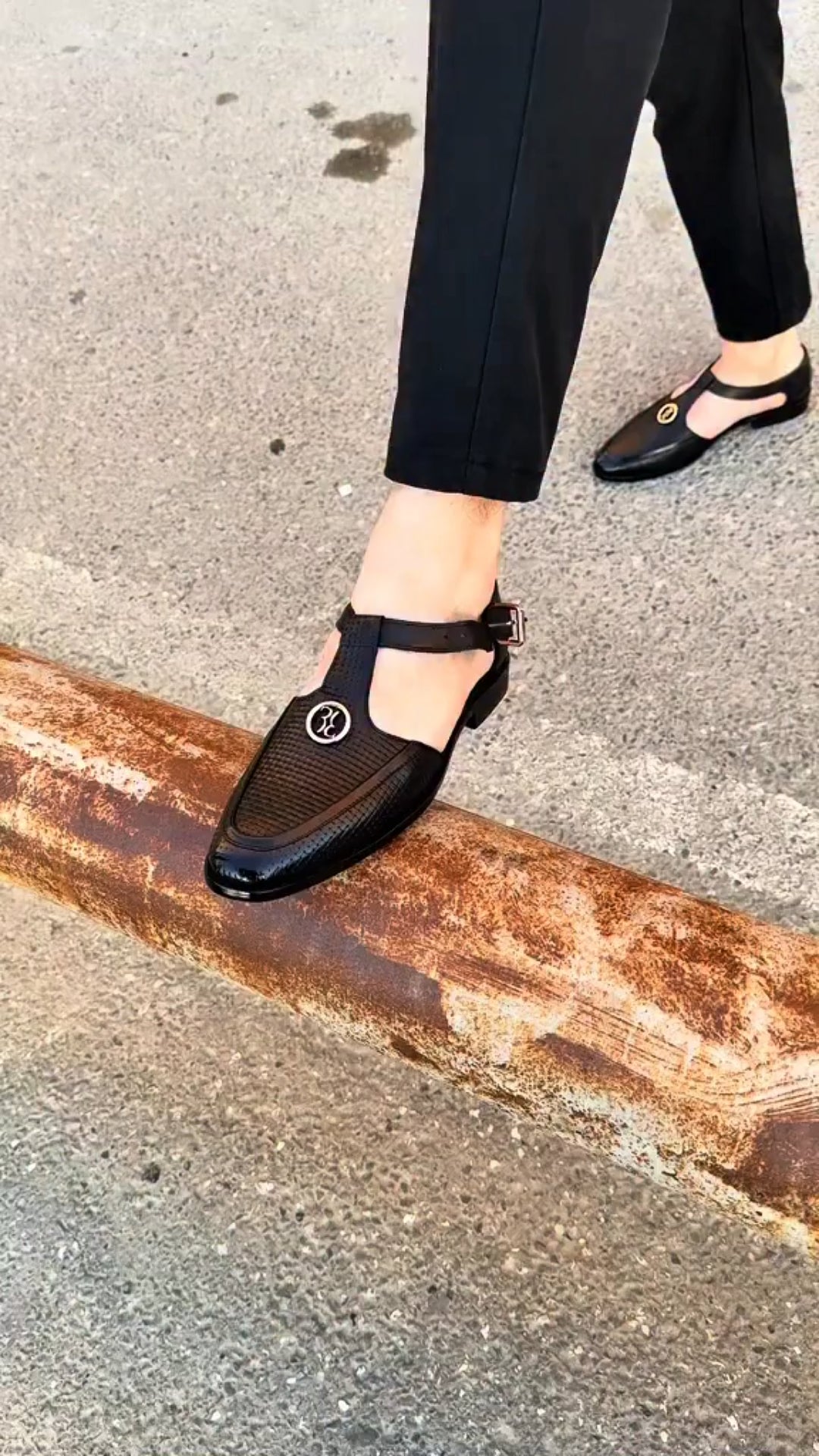 Casual hollow men's sandals