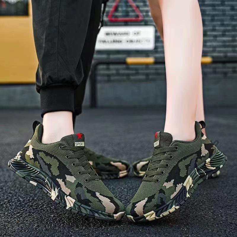 Breathable withgiered couple shoes