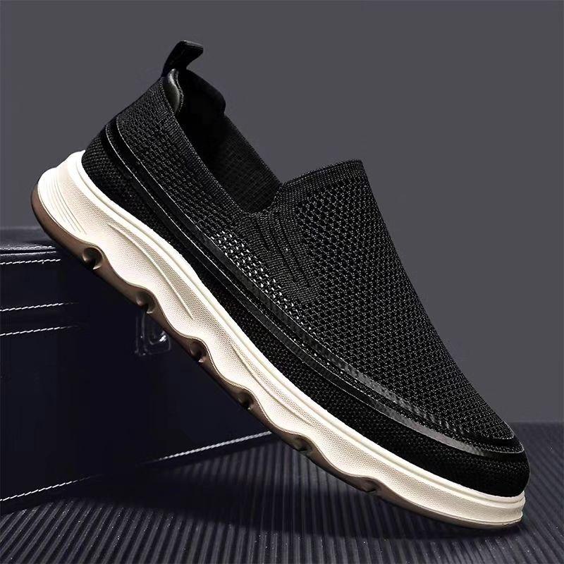 Breathable soft sole casual sports shoes