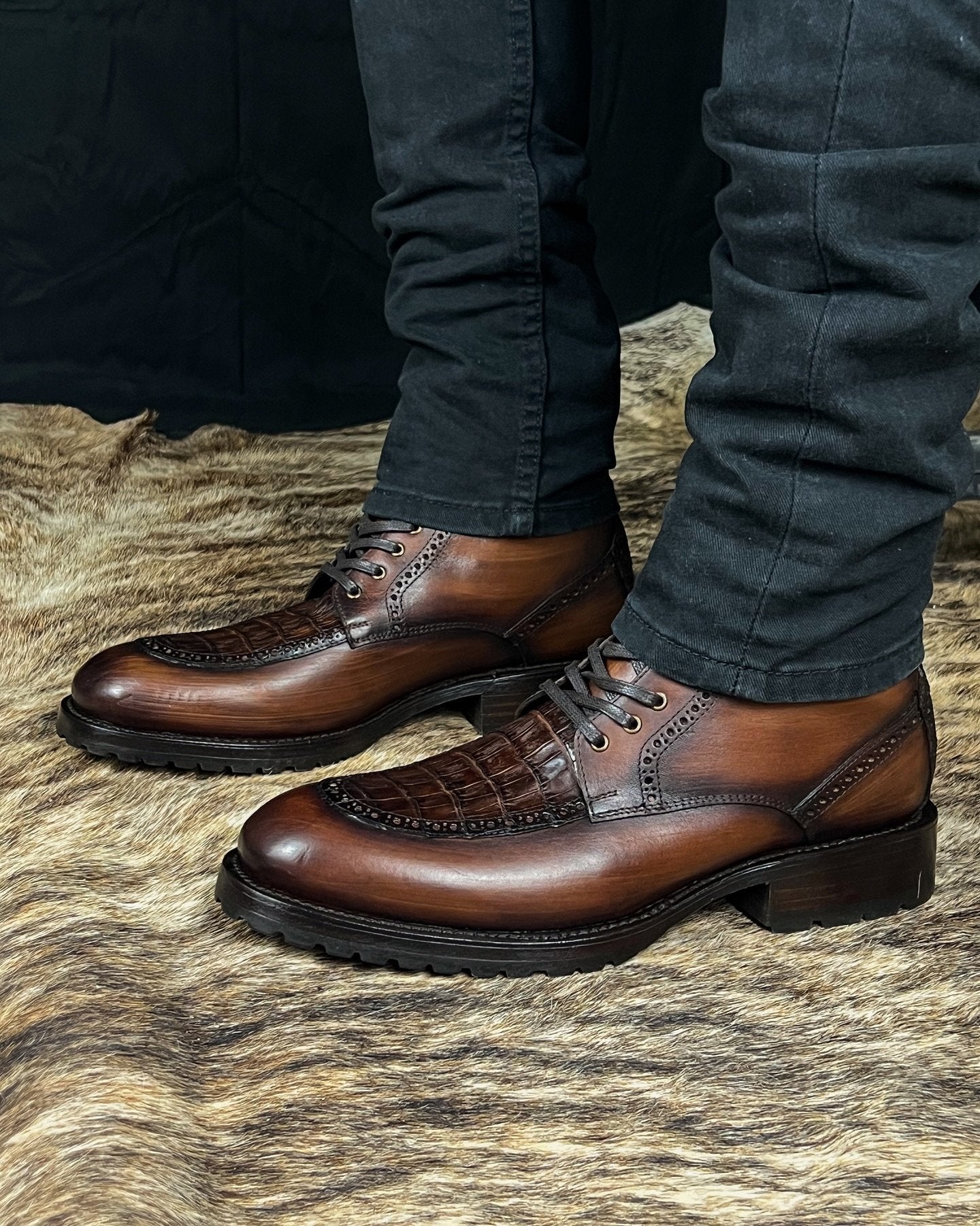 Crocodile lace-up high-end leather shoes