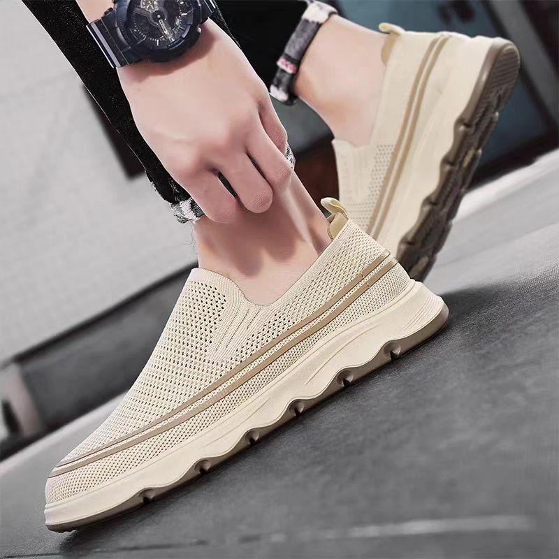 Breathable soft sole casual sports shoes