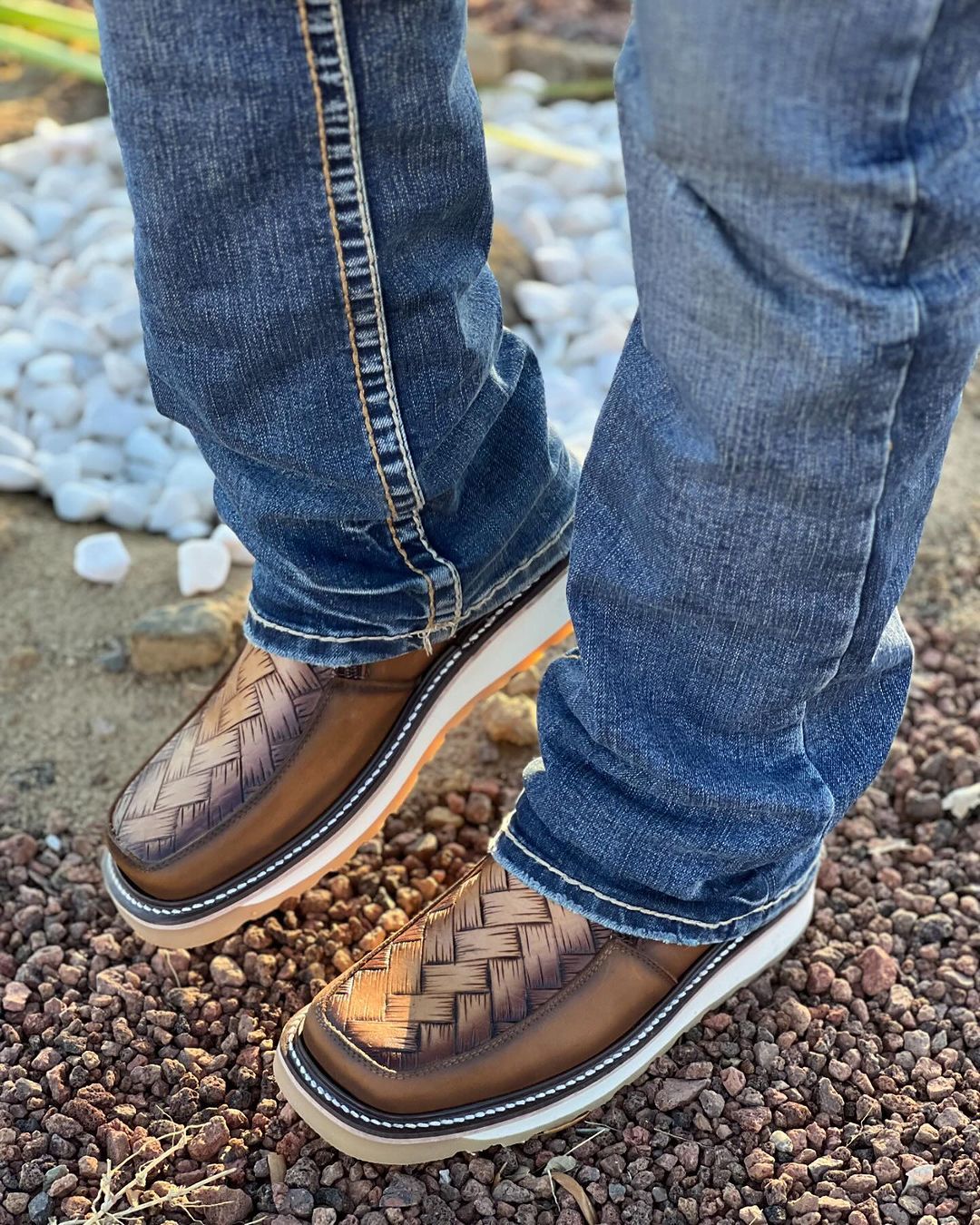 Interwoven plaid brown double-sided zippered boots