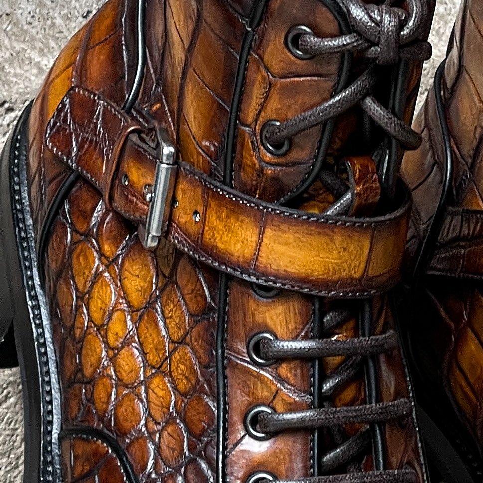 Brown textured lace up high top leather shoes