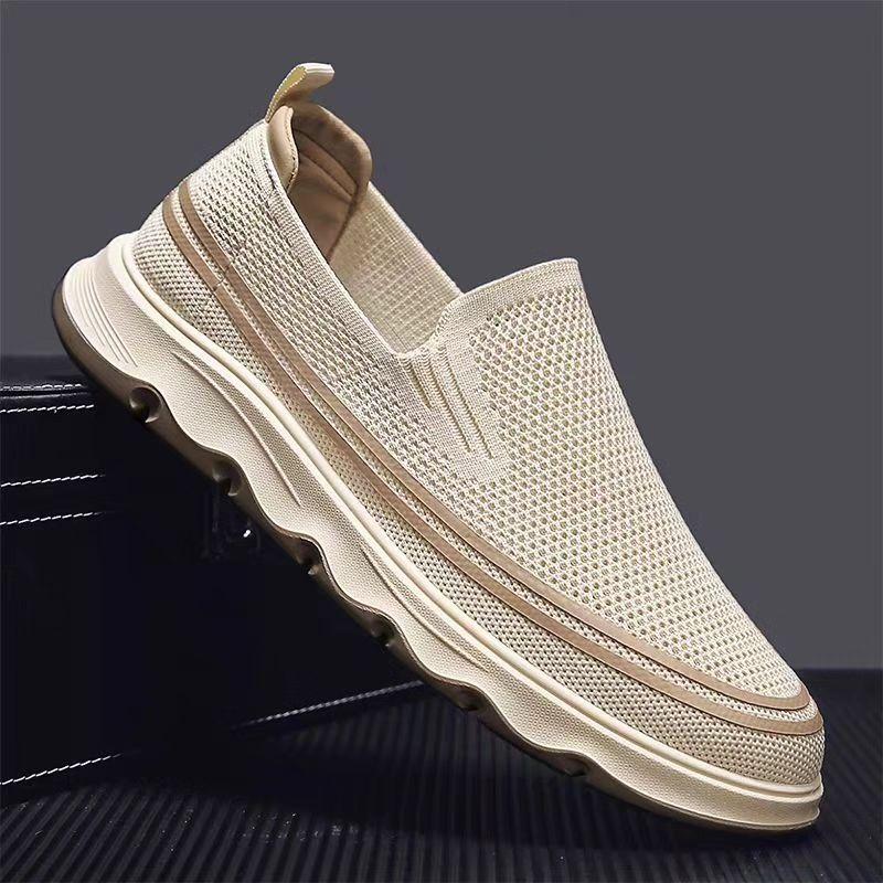 Breathable soft sole casual sports shoes