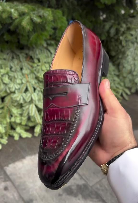 Dark red textured gentleman Italian leather shoes