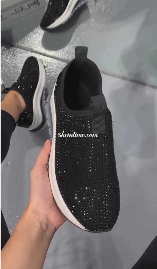 Shiny pure black sneakers