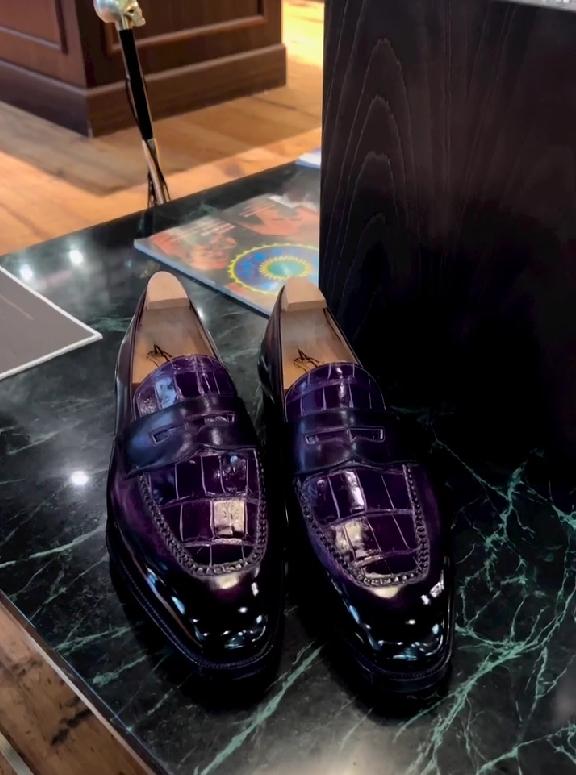 Purple textured gentleman Italian leather shoes