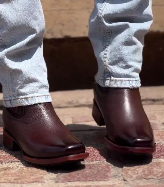 Brown elastic leather boots