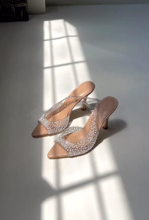 Spotted translucent high heels