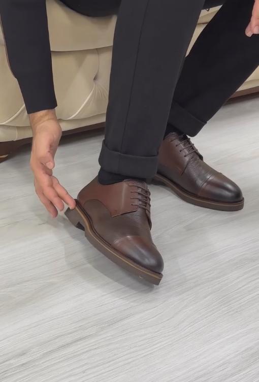 Brown Italian leather textured shoes